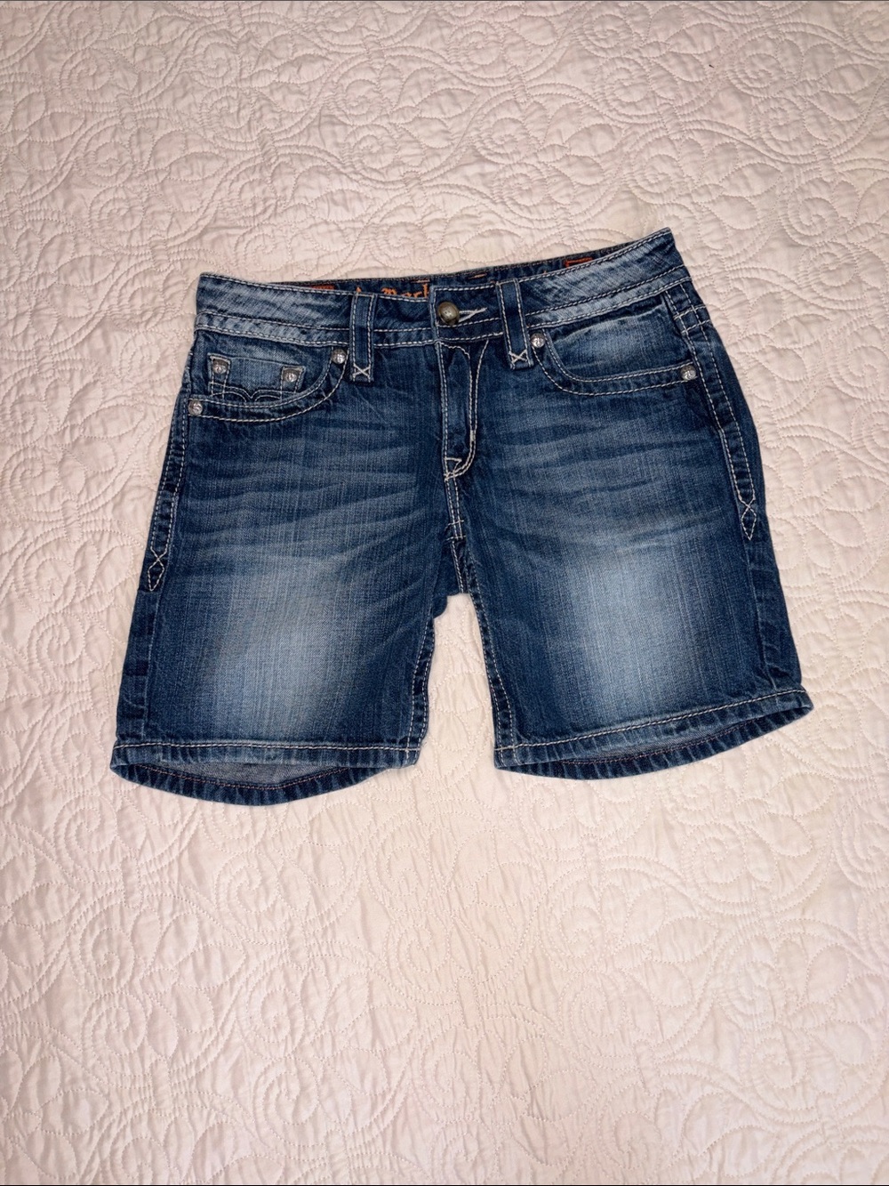 Rock Revival Women's Size 27 Denim Shorts Emilie Easy Fit 7.5" inseam